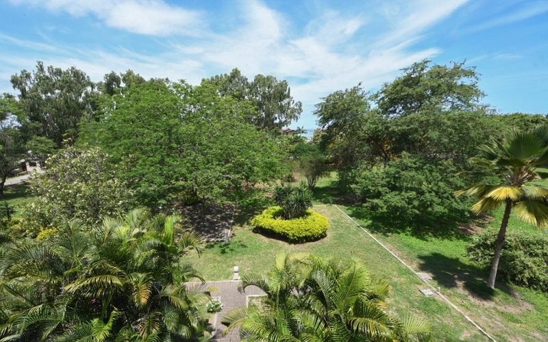 Building View San Clemente, Ecuador DJI Phantom 4 by Jonathan Mueller