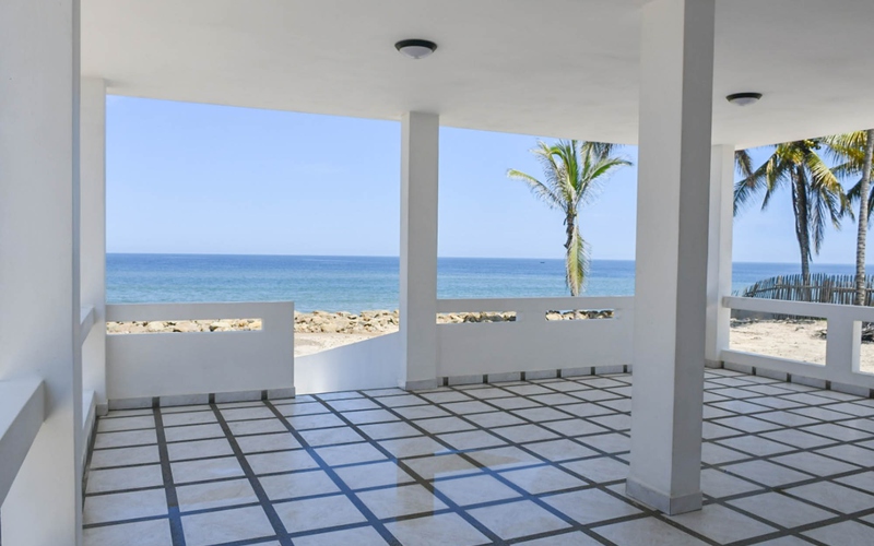 Beachfront view - Oceanfront Villa Los Ranchos Beachfront view Crucita, Ecuador Nikon D7500 by Aladino Mendoza