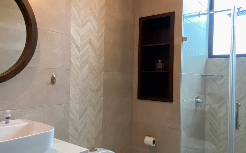 Master Bathroom Cuenca, Ecuador DJI Phantom 4 by Jonathan Mueller