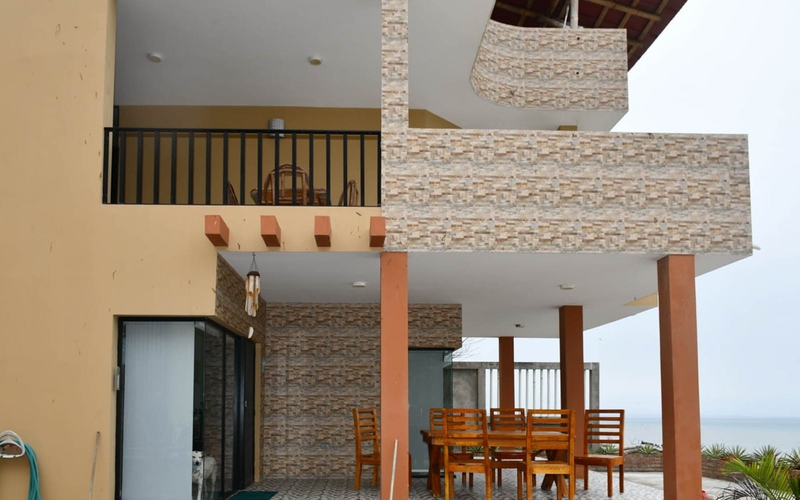 Exterior View - Amazing Beachfront Crucita House Exterior View Crucita, Ecuador Nikon D7500 by Aladino Mendoza