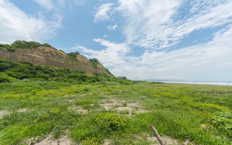 Mountain View Canoa, Ecuador Nikon D7500 by Lourdes Mendoza