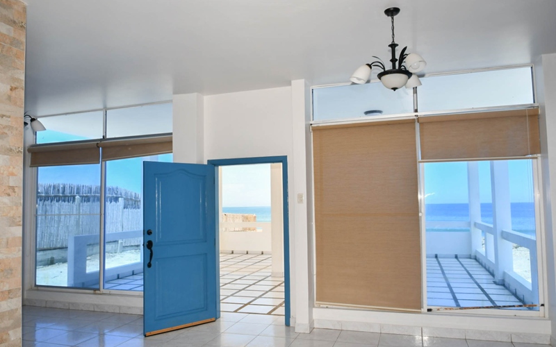 Beachfront view - Oceanfront Villa Los Ranchos Beachfront view Crucita, Ecuador Nikon D7500 by Aladino Mendoza