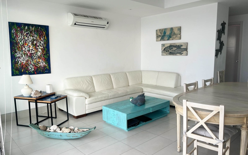 Living room Bahia de Caraquez, Ecuador Private by Jonathan Mueller