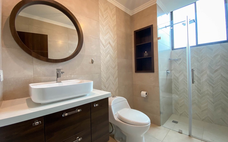 Master Bathroom Cuenca, Ecuador DJI Phantom 4 by Jonathan Mueller