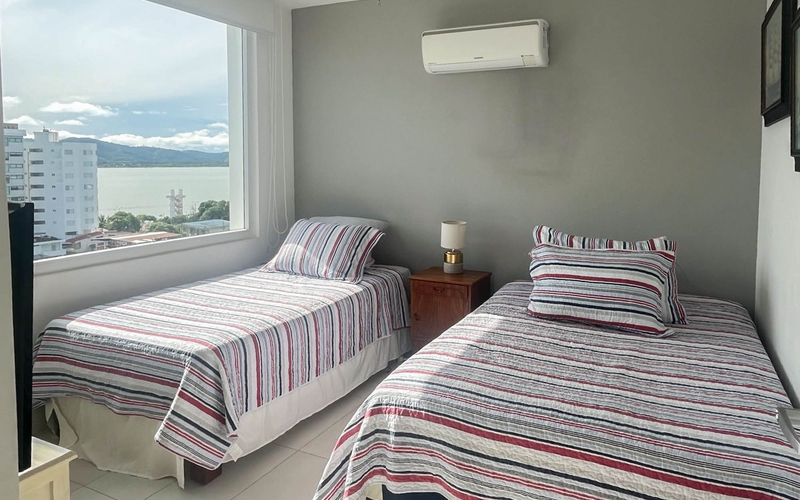 Guest Bedroom Bahia de Caraquez, Ecuador Private by Jonathan Mueller