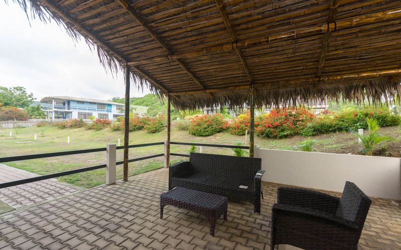 Back patio - Comfortable Townhouse Near the Ocean Back patio San Clemente, Ecuador Nikon D7500 by Lourdes Mendoza