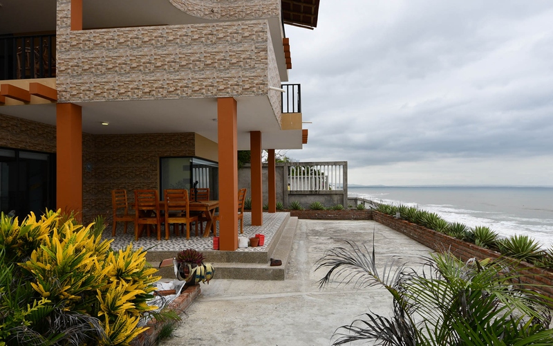 <p>This Amazing House with a unique beachfront Lo…