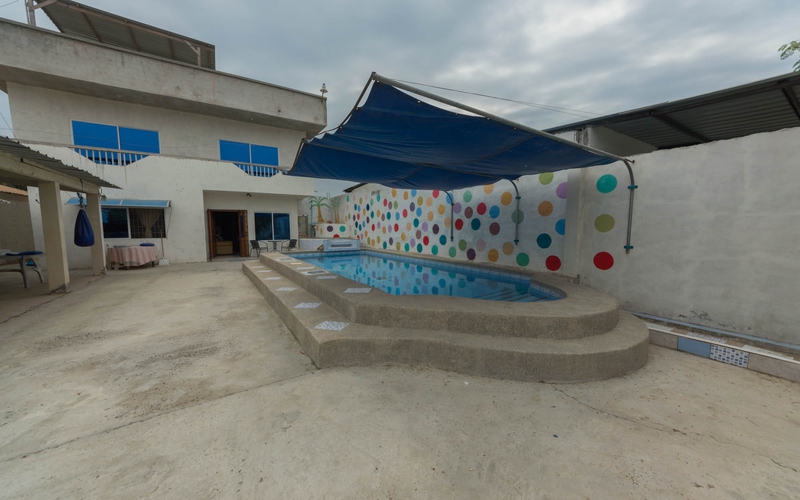 2-Story Coastal Property with Pool Jacuzzi Constructed in three levels, this coastal propert…