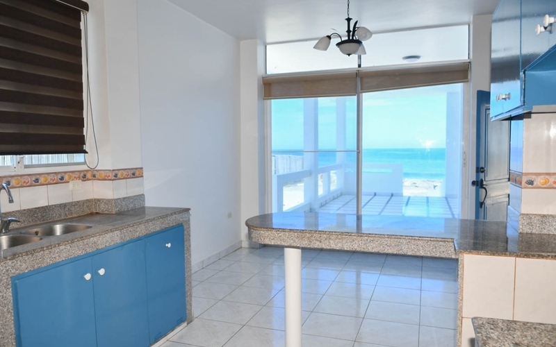 Beachfront view - Oceanfront Villa Los Ranchos Beachfront view Crucita, Ecuador Nikon D7500 by Aladino Mendoza