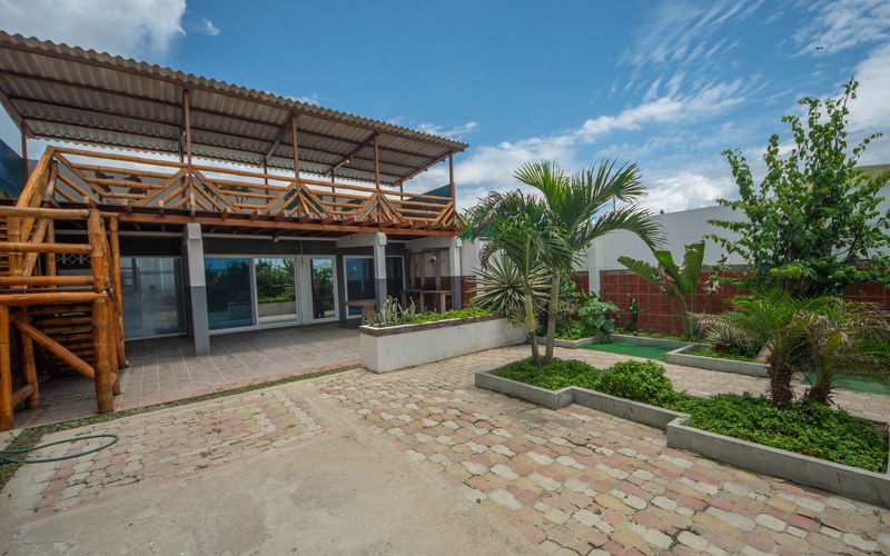Stunning Beachfront Home <p>Hot Price! This beachfront home is located in …