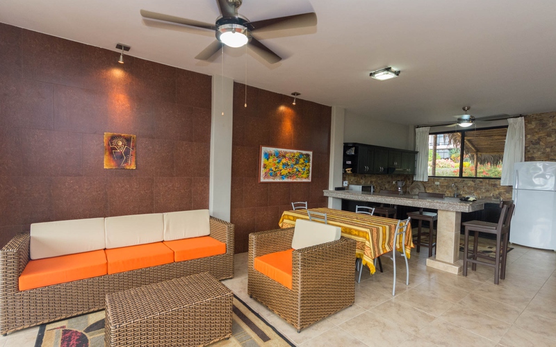 Comfortable Townhouse Near the Ocean Positioned on a peaceful condominium location and…