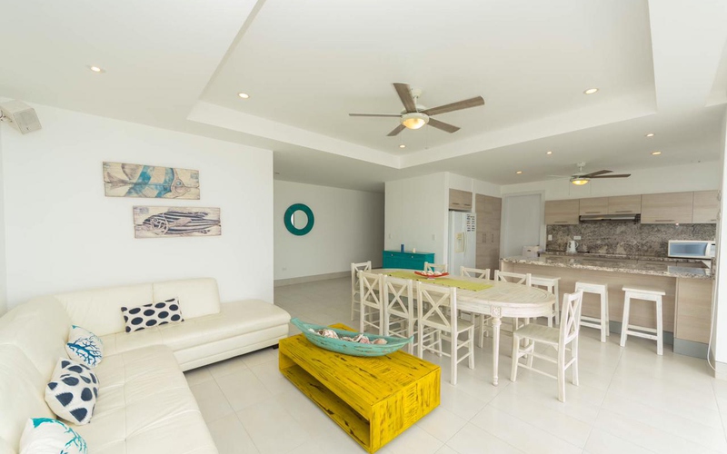 Modern Beachfront Condo <p>Just Steps from the ocean with an incredible v…