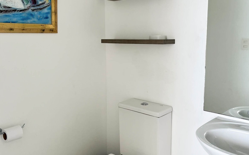 Guest Bathroom Bahia de Caraquez, Ecuador Private by Jonathan Mueller